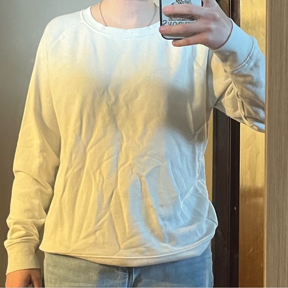 White Old Navy Crewneck - Picture 2 of 2